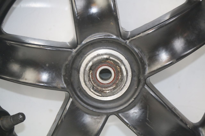 photo de VORDERRADFELGE PIAGGIO ZIP 4T 50 (2018 - 2020) - Weitere Ansicht des Artikels