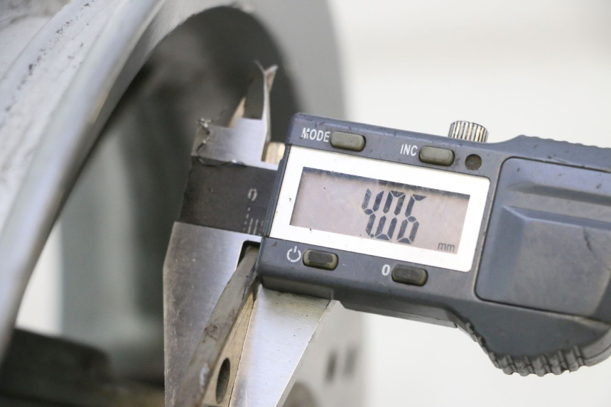 photo de VORDERRADFELGE PIAGGIO ZIP 4T 50 (2006 - 2017) - Detailansicht des Bauteils
