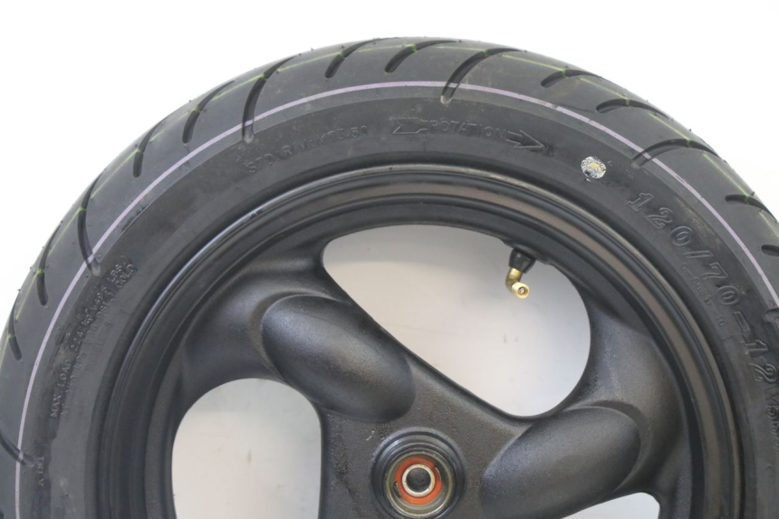 photo de VORDERRADFELGE UND REIFEN KYMCO AGILITY 4T 50 (2005 - 2018) - Zoom auf Gebrauchszustand