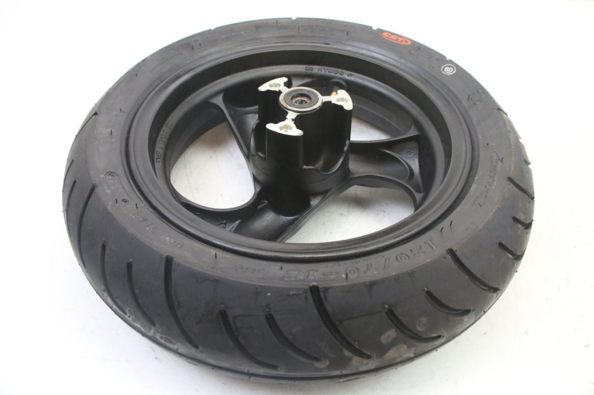 photo de VORDERRADFELGE UND REIFEN KYMCO AGILITY 4T 50 (2005 - 2018) - Details der Befestigungspunkte