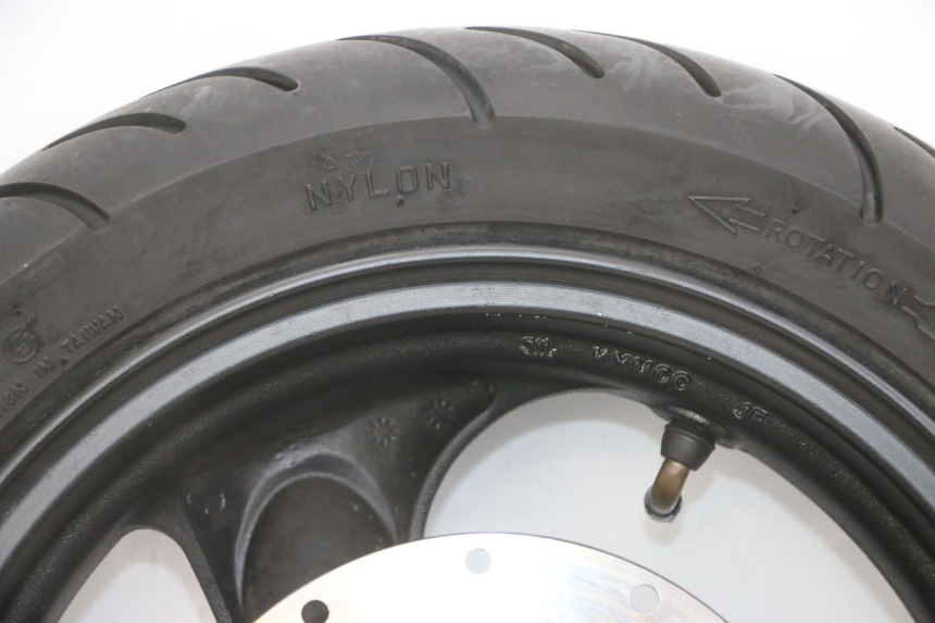 photo de VORDERRADFELGE UND REIFEN KYMCO AGILITY 4T 50 (2005 - 2018) - Hochauflösende Nahaufnahme