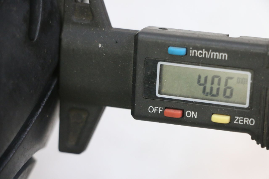 photo de VORDERRADFELGE UND REIFEN KYMCO AGILITY 4T 50 (2005 - 2018) - Zoom auf Gebrauchszustand