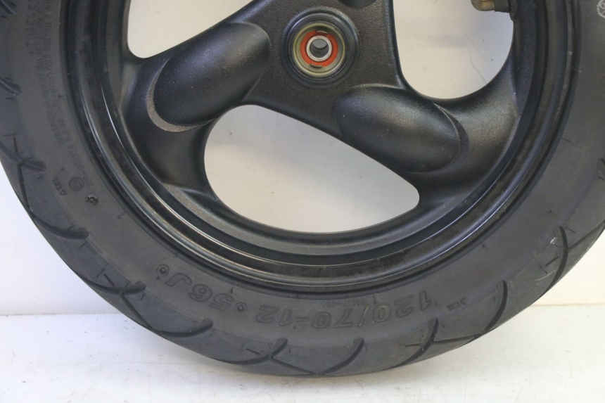 photo de VORDERRADFELGE UND REIFEN KYMCO AGILITY 4T 50 (2018 - 2022) - Zoom auf Gebrauchszustand