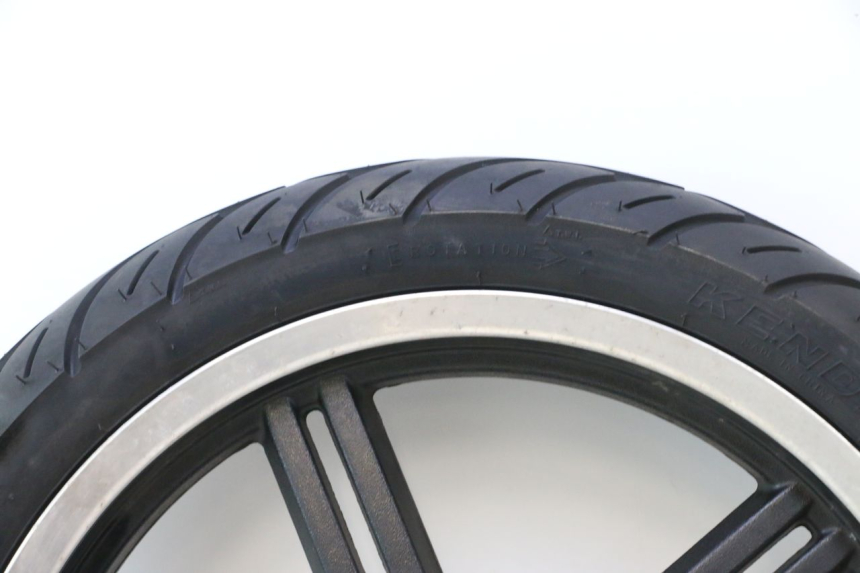 photo de VORDERRADFELGE UND REIFEN KYMCO AGILITY CITY 16P 125 (2015 - 2024) - Zoom auf Gebrauchszustand