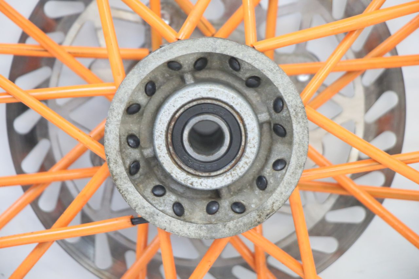 photo de VORDERRADFELGE UND REIFEN APOLLO RFZ 125 - Ergänzendes Produktfoto