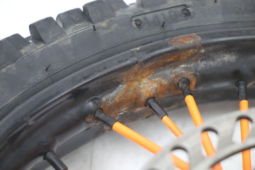 photo de VORDERRADFELGE UND REIFEN APOLLO RFZ 125 - Alternative Perspektive