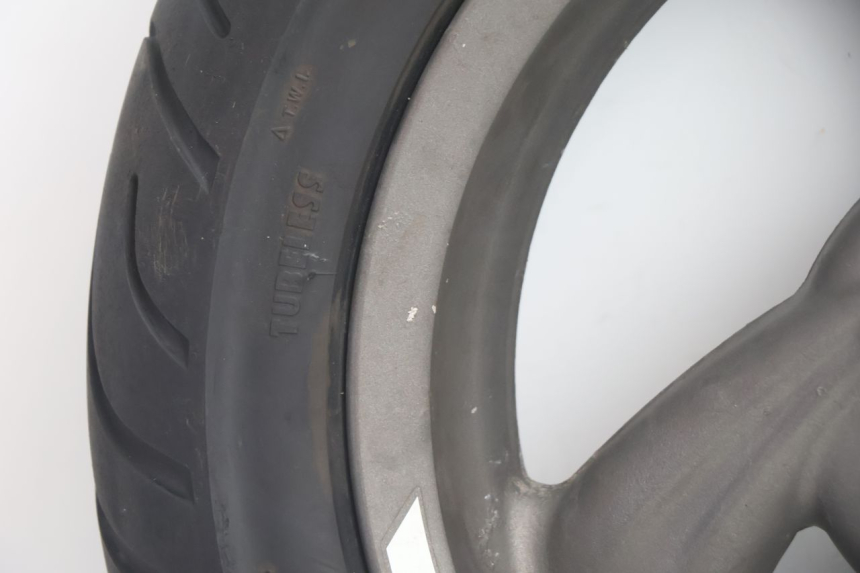 photo de VORDERRADFELGE UND REIFEN TGB CITY RS 50 (2011 - 2016) - Technische Nahaufnahme
