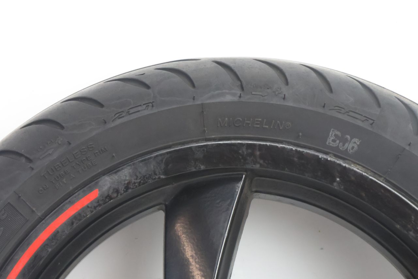 photo de VORDERRADFELGE UND REIFEN PEUGEOT CITYSTAR 2T 50 (2018 - 2021) - Details der Befestigungspunkte