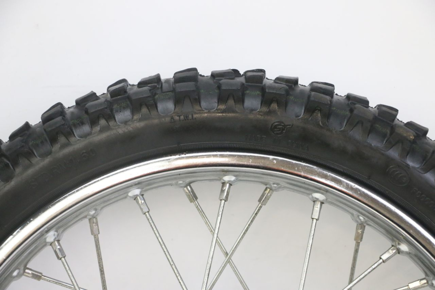 photo de VORDERRADFELGE UND REIFEN HONDA CRF-F CRF F 110 (2019 - 2022) - Detaillierte Sichtprüfung