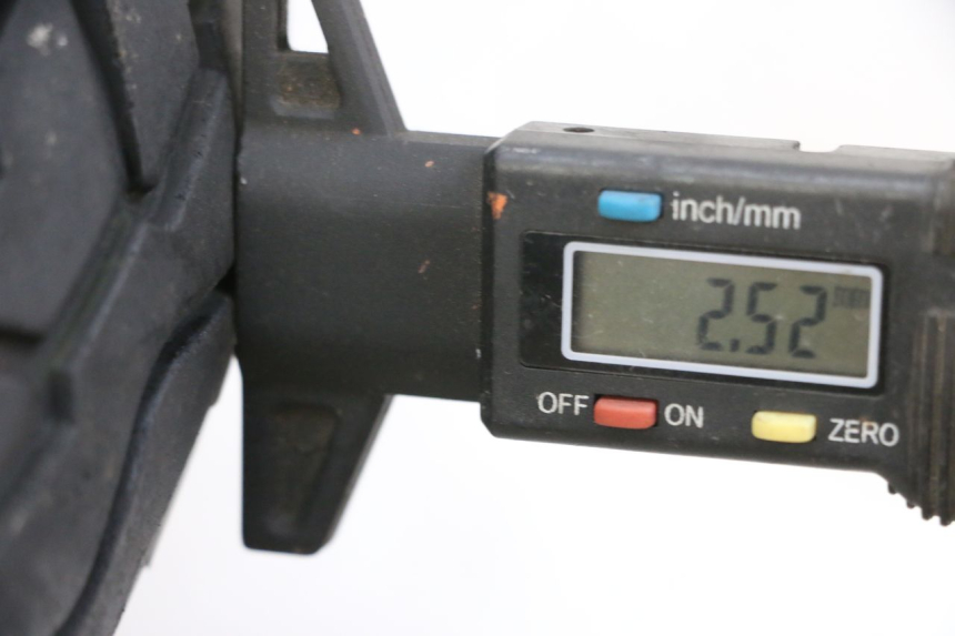 photo de VORDERRADFELGE UND REIFEN LONGJIA DIGITA 4T 50 (2019 - 2022) - Zoom auf Gebrauchszustand