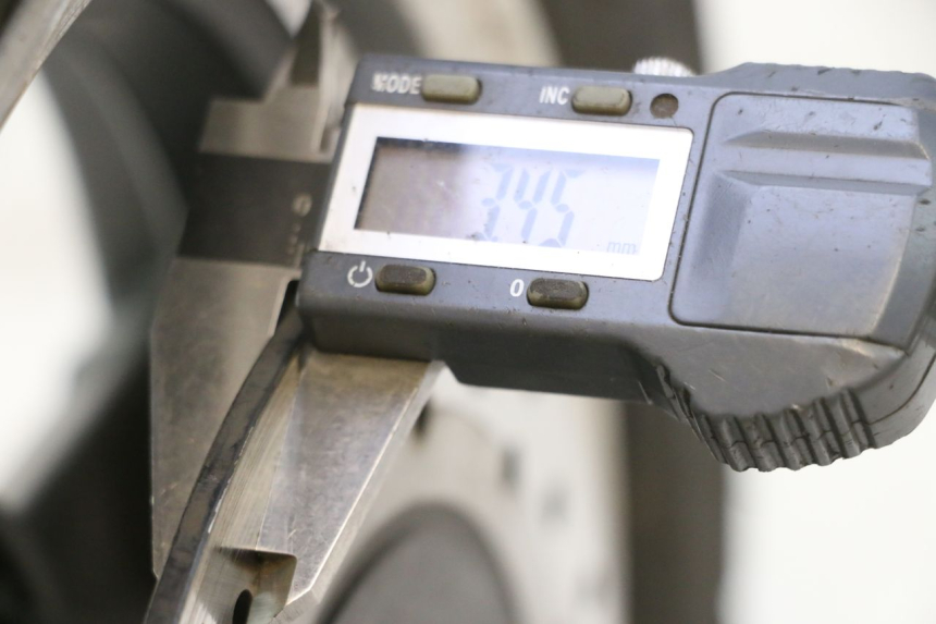 photo de VORDERRADFELGE UND REIFEN WAYSCRAL E-START 1 (2018 - 2022) - Zoom auf Gebrauchszustand
