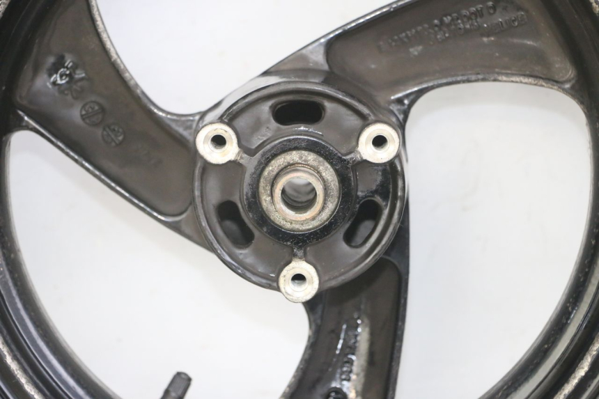 photo de VORDERRADFELGE UND REIFEN PEUGEOT ELYSTAR 50 (2002 - 2014) - Hochauflösende Nahaufnahme