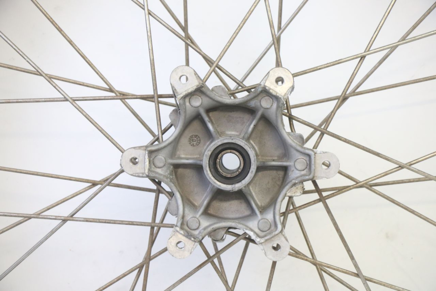 photo de VORDERRADFELGE UND REIFEN APRILIA ETX 125 (1998 - 2002) - Weitere Ansicht des Artikels