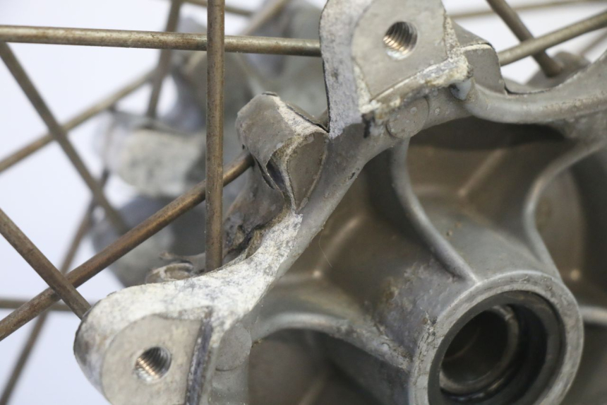 photo de VORDERRADFELGE UND REIFEN APRILIA ETX 125 (1998 - 2002) - Charakteristische Merkmale