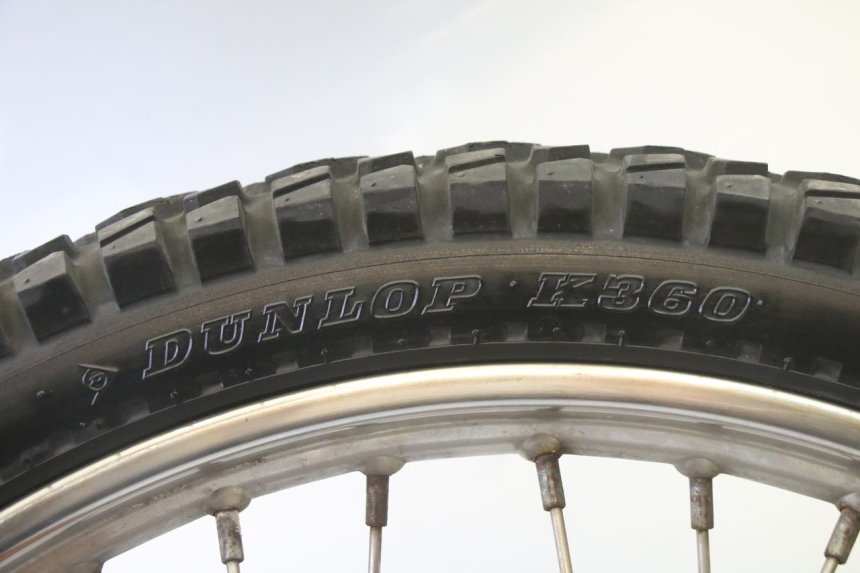 photo de VORDERRADFELGE UND REIFEN APRILIA ETX 125 (1998 - 2002) - Ergänzendes Produktfoto