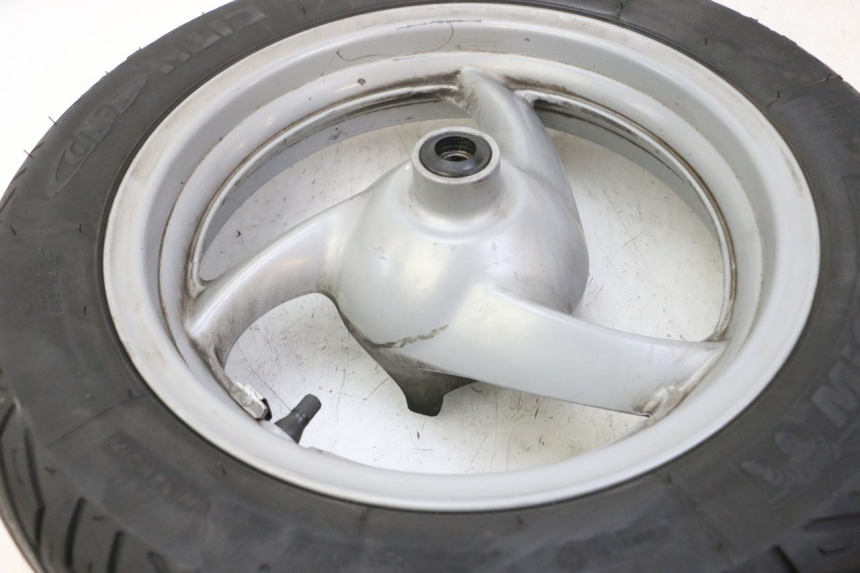 photo de VORDERRADFELGE UND REIFEN HONDA FES S-WING SWING ABS 125 (2007 - 2015) - Alternative Perspektive