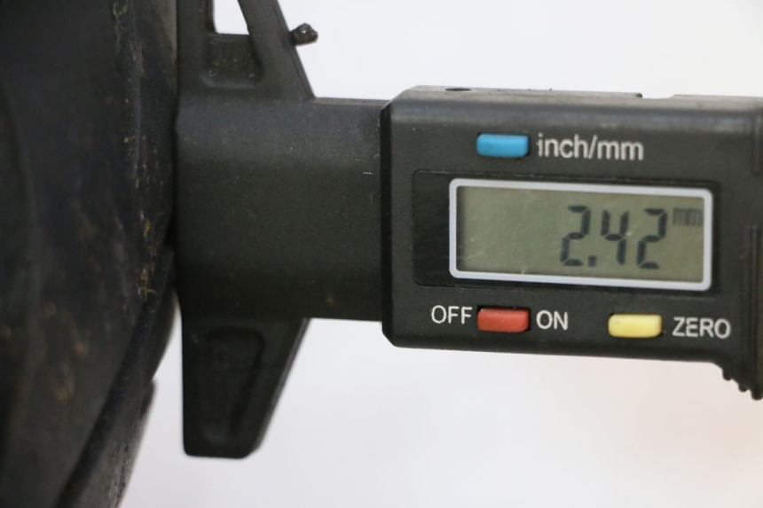 photo de VORDERRADFELGE UND REIFEN PIAGGIO FLY 2T 50 (2004 - 2017) - Zoom auf Gebrauchszustand