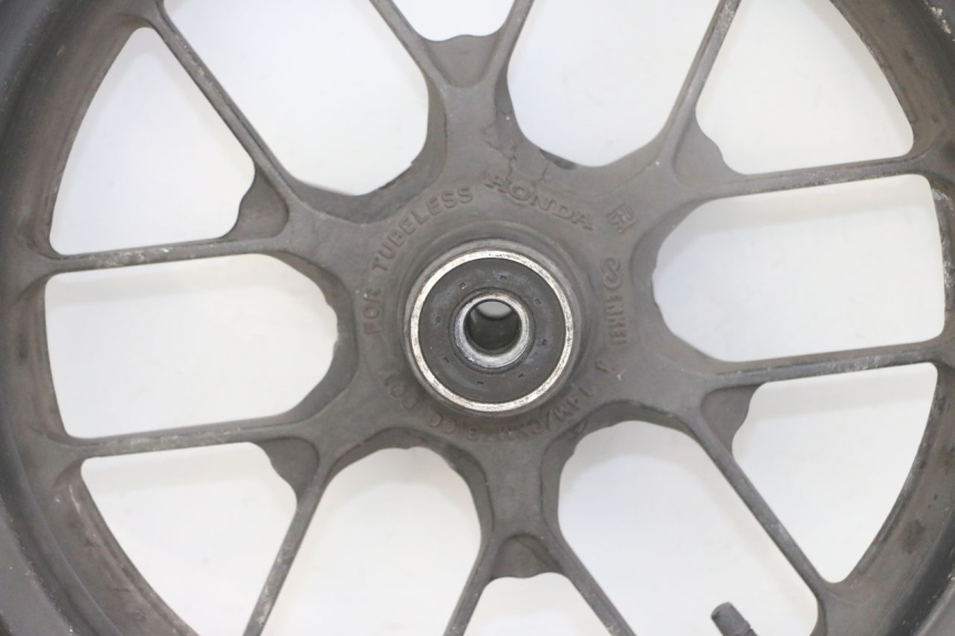 photo de VORDERRADFELGE UND REIFEN HONDA FORZA ABS 300 (2013 - 2017) - Zoom auf Komponenten