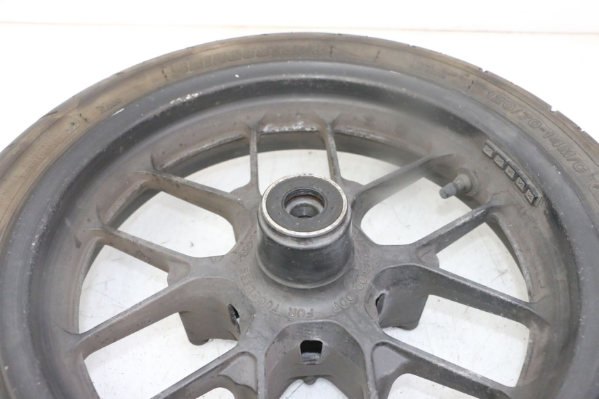 photo de VORDERRADFELGE UND REIFEN HONDA FORZA ABS 300 (2013 - 2017) - Alternative Perspektive