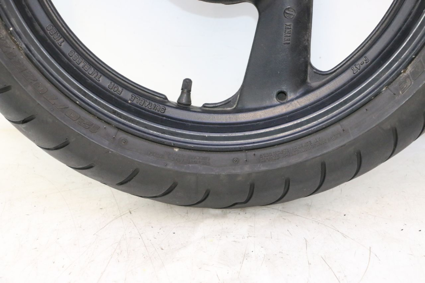 photo de VORDERRADFELGE UND REIFEN YAMAHA FZS FAZER 600 (2001 - 2003) - Alternativer Blickwinkel