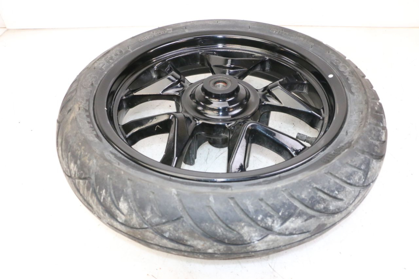 photo de VORDERRADFELGE UND REIFEN SYM JOYMAX 125 (2010 - 2017) - Details der Befestigungspunkte