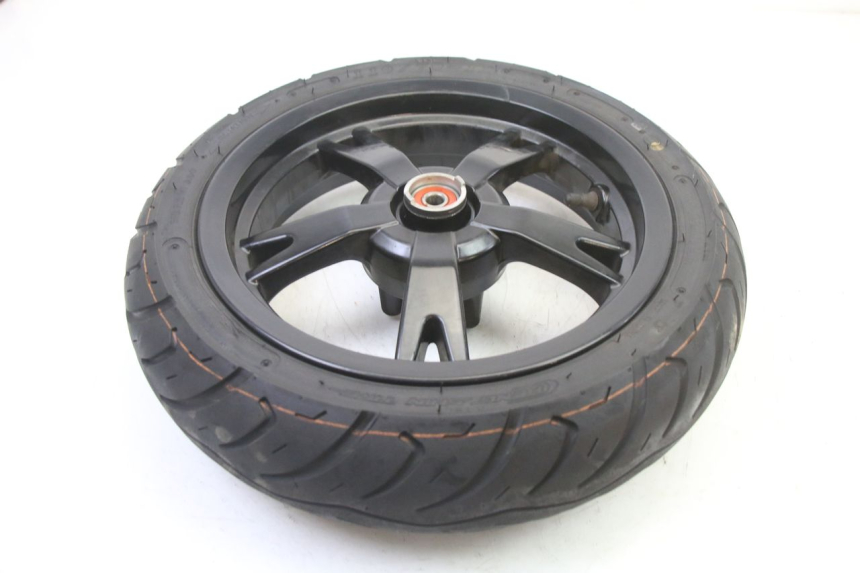 photo de VORDERRADFELGE UND REIFEN PEUGEOT KISBEE 4T 50 (2018 - 2022) - Detailansicht des Bauteils
