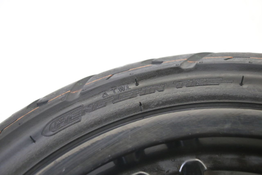 photo de VORDERRADFELGE UND REIFEN PEUGEOT KISBEE 4T 50 (2018 - 2022) - Zoom auf Komponenten