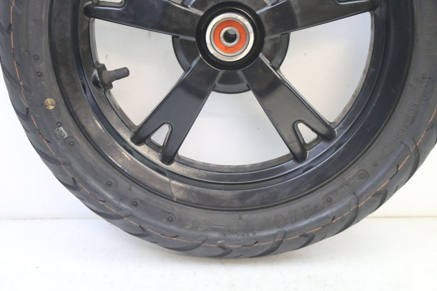 photo de VORDERRADFELGE UND REIFEN PEUGEOT KISBEE 4T 50 (2018 - 2022) - Alternative Perspektive