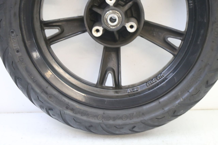 photo de VORDERRADFELGE UND REIFEN PEUGEOT KISBEE 4T 50 (2018 - 2022) - Kennzeichnungen und Originalreferenzen