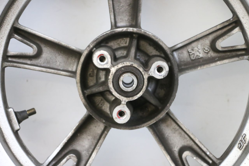 photo de VORDERRADFELGE UND REIFEN PEUGEOT KISBEE 4T 50 (2010 - 2017) - Zoom auf Komponenten