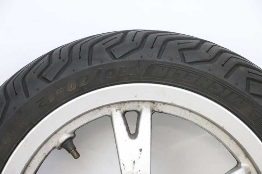 photo de VORDERRADFELGE UND REIFEN PEUGEOT KISBEE 4T 50 (2010 - 2017) - Detaillierte Sichtprüfung