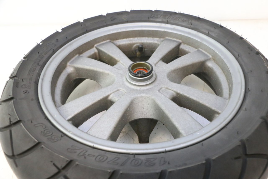 photo de VORDERRADFELGE UND REIFEN KYMCO LIKE 125 (2009 - 2016) - Technische Nahaufnahme