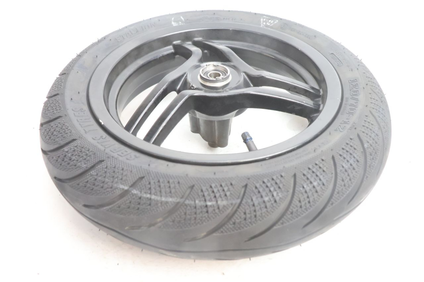 photo de VORDERRADFELGE UND REIFEN PEUGEOT LUDIX BLASTER 50 (2006 - 2014) - Technische Nahaufnahme