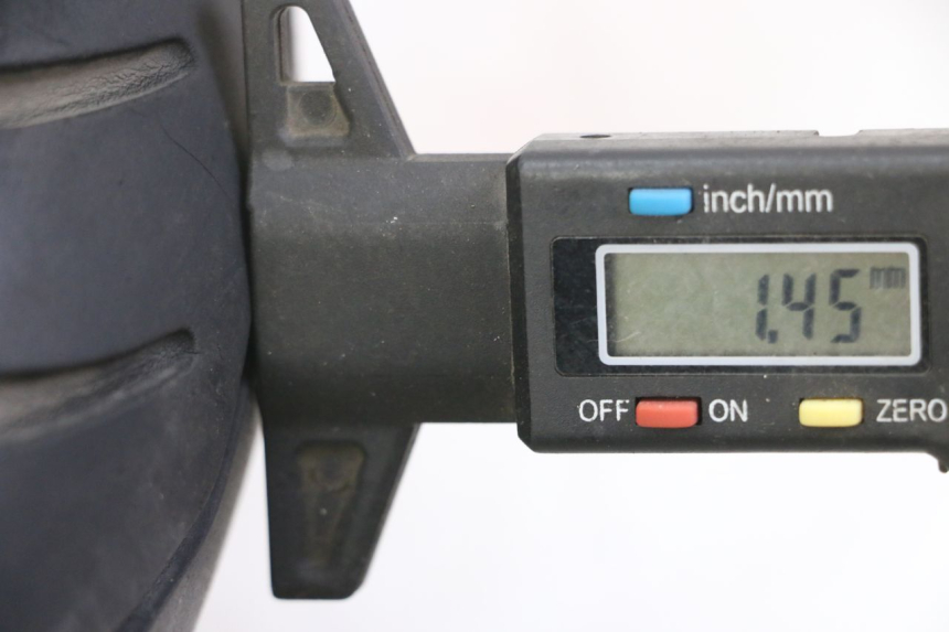 photo de VORDERRADFELGE UND REIFEN PEUGEOT LUDIX ONE 50 (2005 - 2008) - Detailansicht des Bauteils