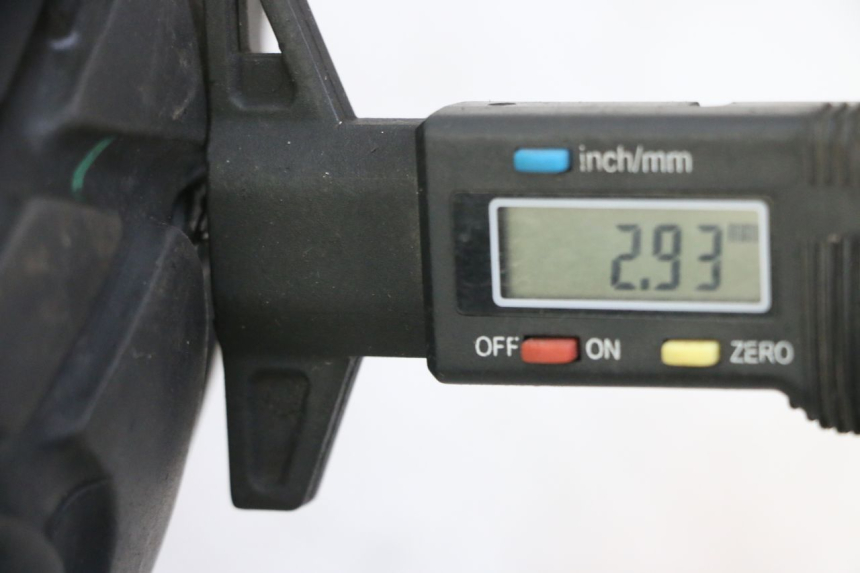 photo de VORDERRADFELGE UND REIFEN MBK BOOSTER SPIRIT NAKED 50 (2004 - 2017) - Detailansicht des Bauteils