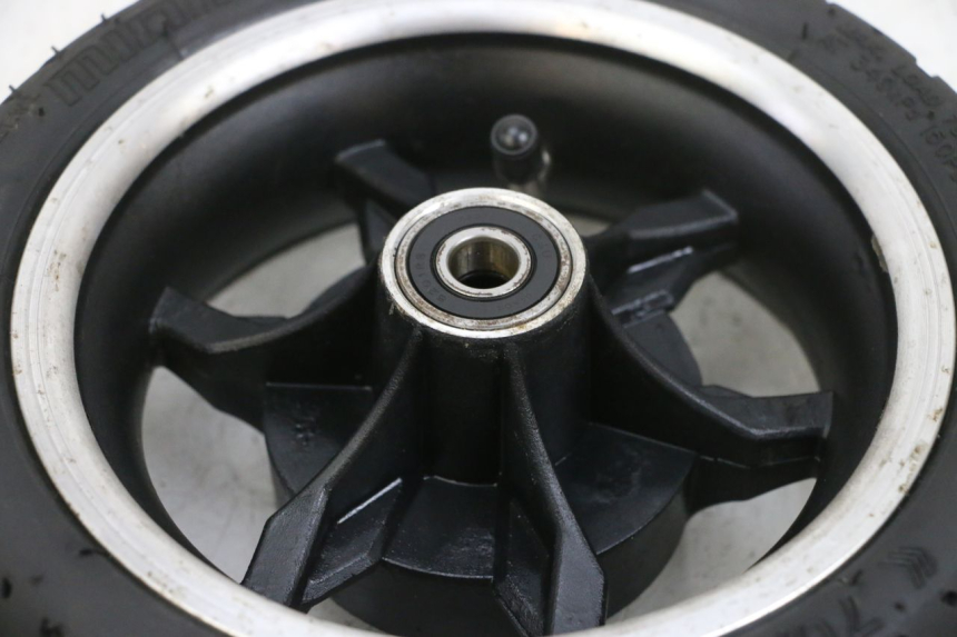 photo de VORDERRAD UND REIFEN DUALTRON MINI SPECIAL 1 - Charakteristische Merkmale