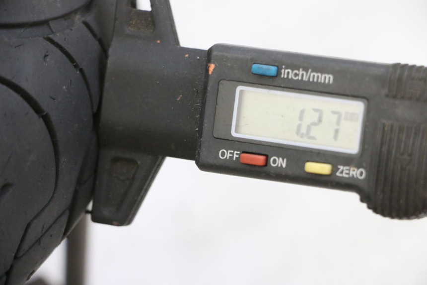 photo de VORDERRAD UND REIFEN DUALTRON MINI SPECIAL 1 - Alternative Perspektive