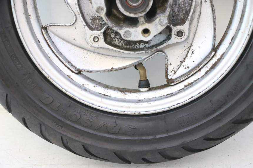 photo de VORDERRADFELGE UND REIFEN SYM MIO 50 (2005 - 2010) - Zoom auf Komponenten
