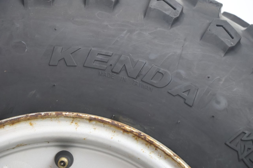 photo de VORDERRADFELGE UND REIFEN KYMCO MXU R 250 (2004 - 2010) - Fokus auf die Struktur
