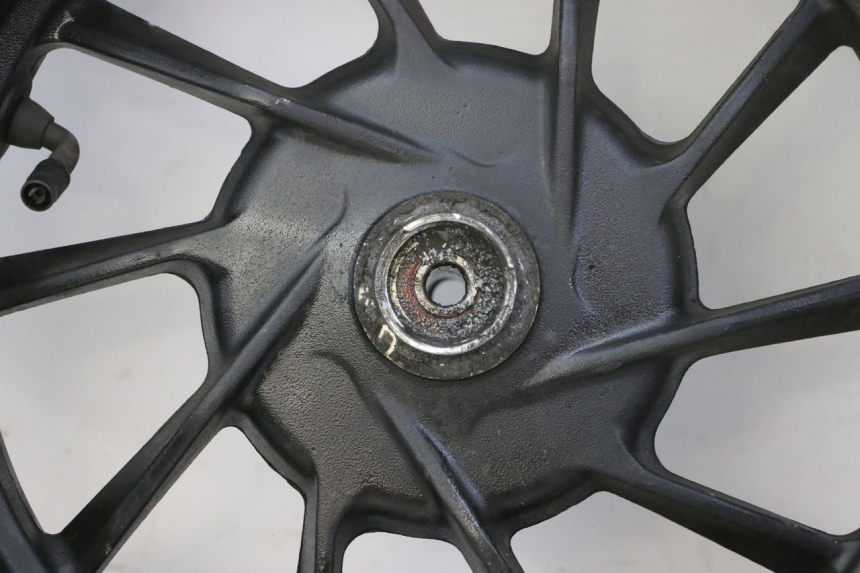 photo de VORDERRADFELGE UND REIFEN KYMCO LIKE 4T 50 (2019 - 2025) - Detaillierte Sichtprüfung