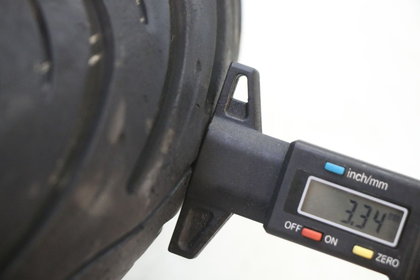 photo de VORDERRADFELGE UND REIFEN PIAGGIO NEW TYPHOON 50 (2018 - 2021) - Fokus auf die Struktur