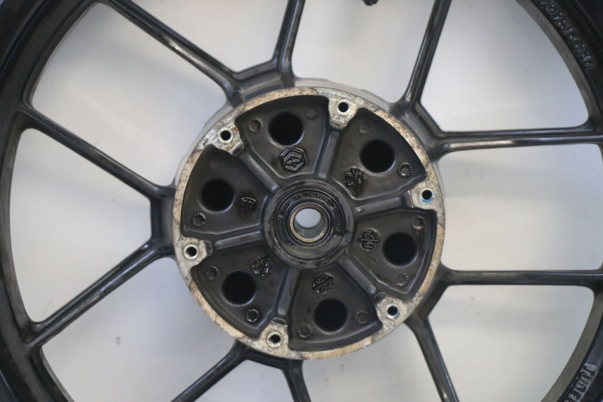 photo de VORDERRADFELGE UND REIFEN PIAGGIO NEW TYPHOON 50 (2018 - 2021) - Kennzeichnungen und Originalreferenzen