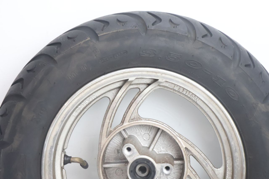 photo de VORDERRADFELGE UND REIFEN JM MOTORS OLDIES 4T 50 (2020 - 2026) - Details der Befestigungspunkte