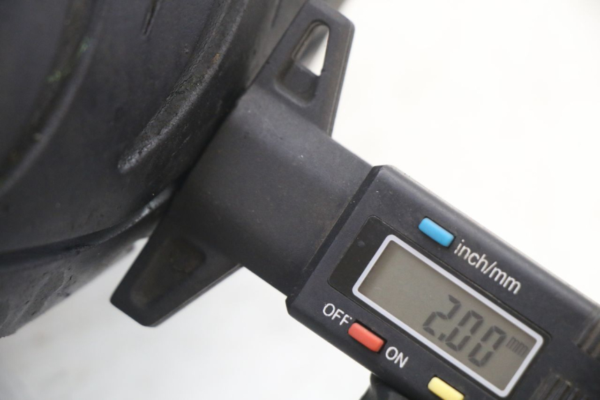 photo de VORDERRADFELGE UND REIFEN SYM ORBIT III 3 4T 50 (2021 - 2025) - Hochauflösende Nahaufnahme