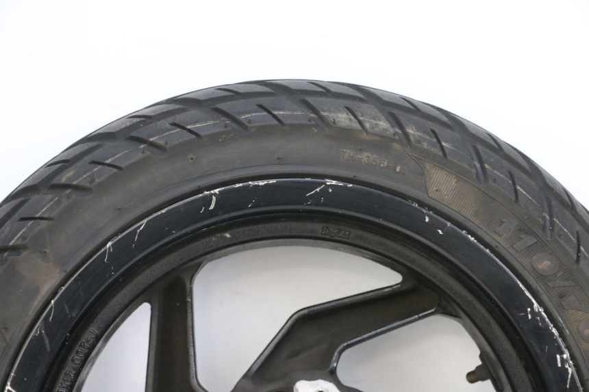 photo de VORDERRADFELGE UND REIFEN SYM ORBIT III 3 4T 50 (2021 - 2025) - Zoom auf Komponenten