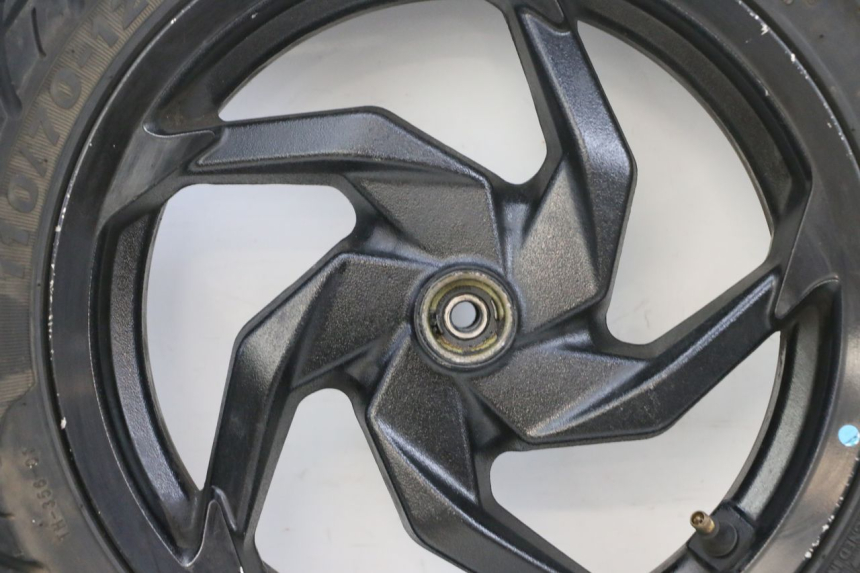 photo de VORDERRADFELGE UND REIFEN SYM ORBIT III 3 4T 50 (2021 - 2025) - Detaillierte Sichtprüfung