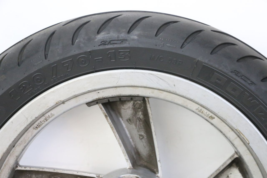 photo de VORDERRADFELGE UND REIFEN PEUGEOT CITYSTAR 125 (2011 - 2017) - Charakteristische Merkmale