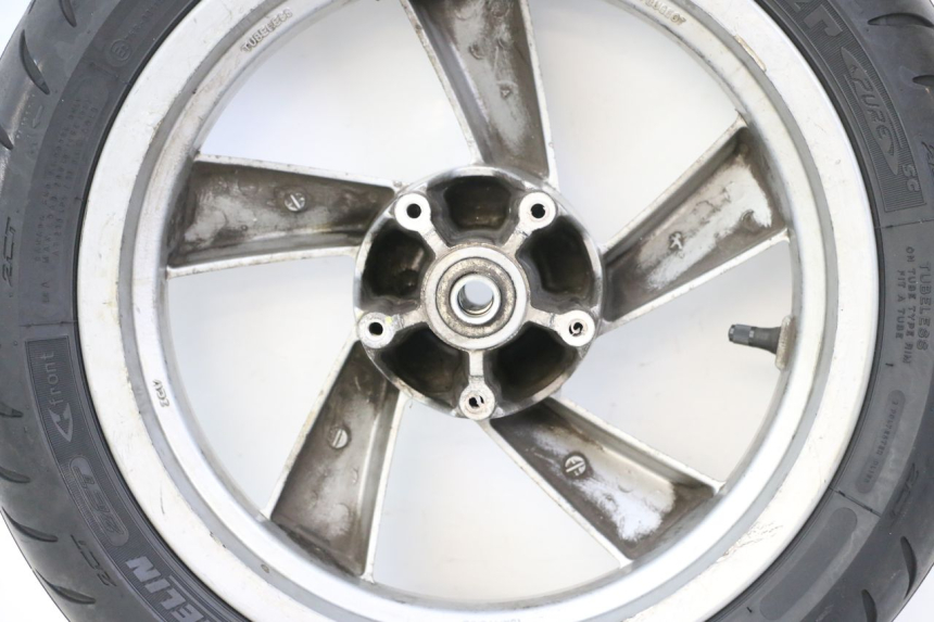 photo de VORDERRADFELGE UND REIFEN PEUGEOT CITYSTAR 125 (2011 - 2017) - Hochauflösende Nahaufnahme