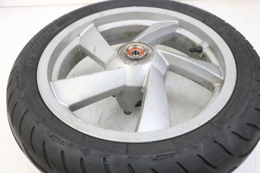 photo de VORDERRADFELGE UND REIFEN PEUGEOT CITYSTAR 125 (2011 - 2017) - Technische Nahaufnahme