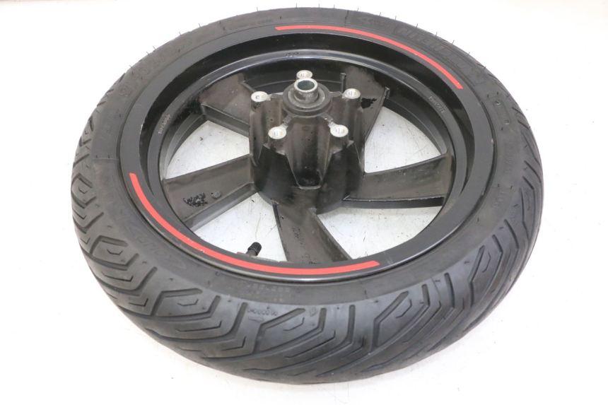 photo de VORDERRADFELGE UND REIFEN PEUGEOT CITYSTAR 2T 50 (2018 - 2021) - Details der Befestigungspunkte